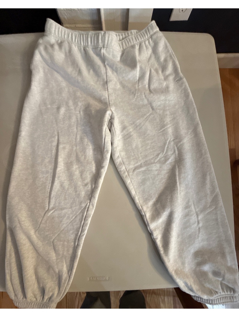 Aritzia TNA sweatpants light grey size L